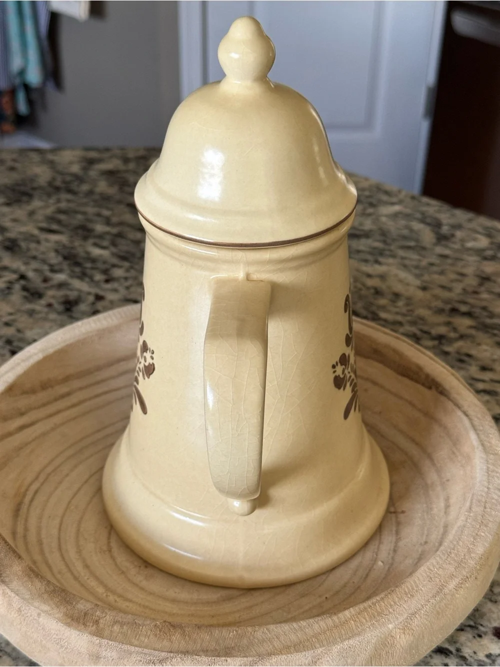 Pfaltzgraff Village Coffee Pot & Lid Vintage Stoneware Made In USA